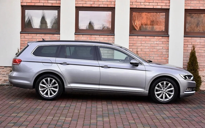 Volkswagen Passat cena 77900 przebieg: 121000, rok produkcji 2019 z Ryki małe 704